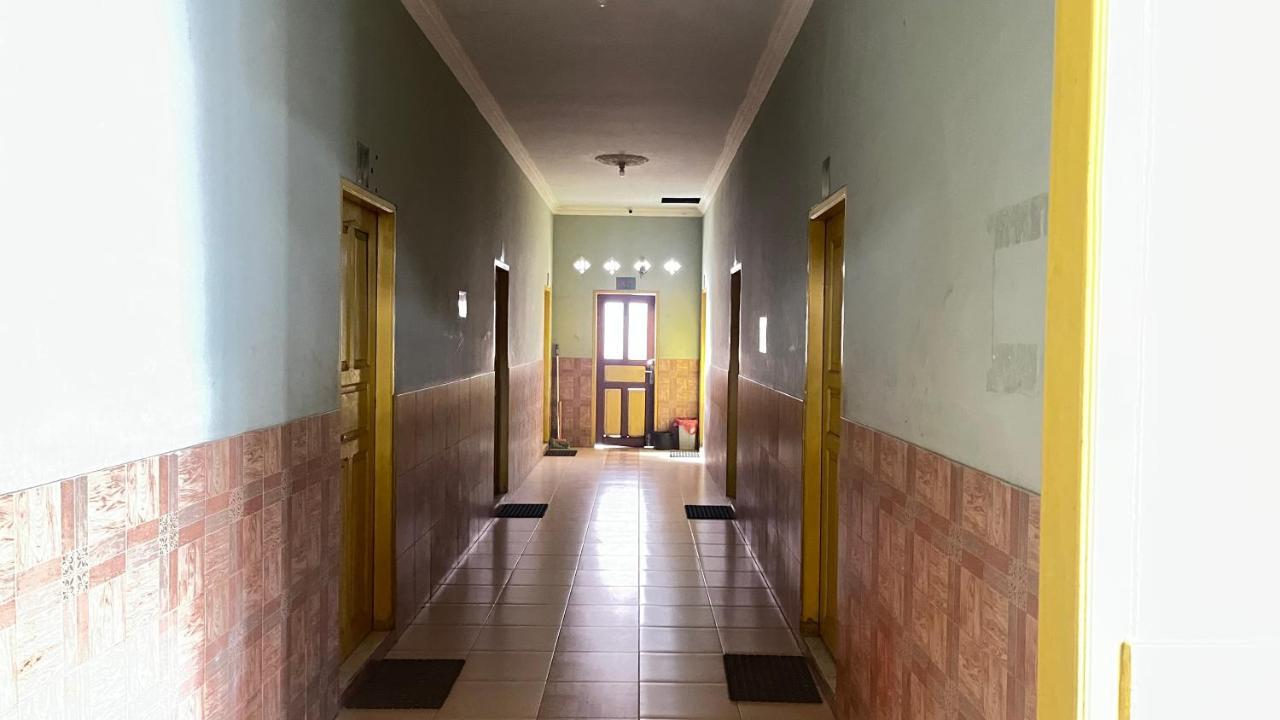 Oyo 93119 Guest House Leo Patra Muara Badak エクステリア 写真
