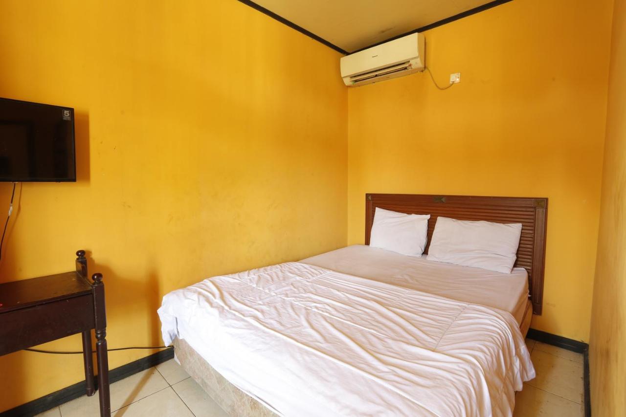 Oyo 93119 Guest House Leo Patra Muara Badak エクステリア 写真