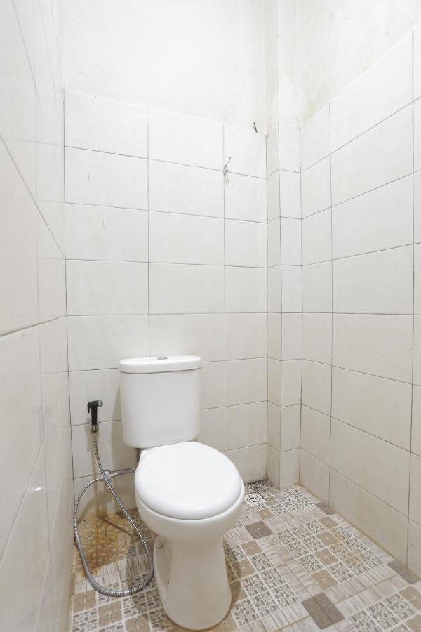 Oyo 93119 Guest House Leo Patra Muara Badak エクステリア 写真